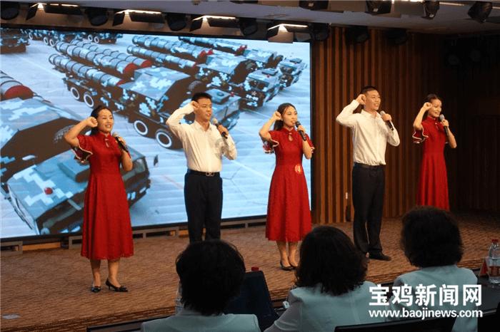 空间更大!新能源纯电动出租车亮相拉萨